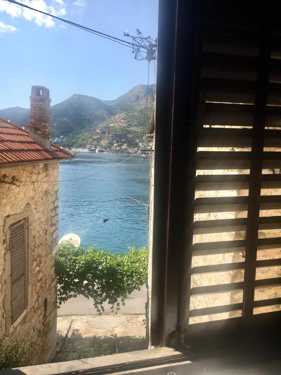 Oldhouse Vucinovic Lägenhet Tivat Exteriör bild